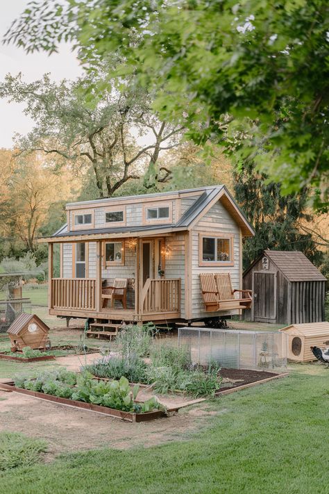 13 Homestead Tiny House Off Grid Ideas 2 Off Grid Tiny House Ideas, Tiny Home On Land, Tiny House Community Layout Design, Tiny Home Homestead, Off Grid Ideas, Tiny House Off Grid, Loft Conversion Layout, Tiny Eco House, Tiny Homestead