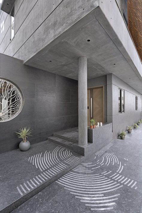 Concrete Architecture Interior, Light Design For Living Room, Concrete Elevation, Exposed Concrete Interior, Concrete Floor Design, Exposed Concrete Facade, Home Ceiling Design, Dipen Gada, Ms Design