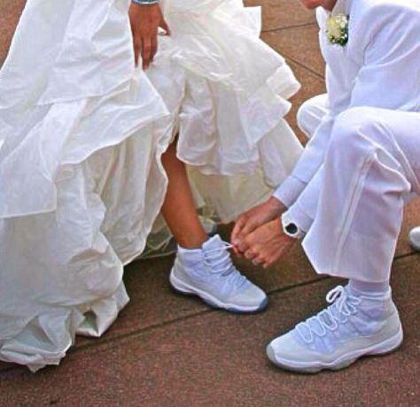 Nike Couple Shoes, Sneakerhead Wedding, Nike Couple, Girls Wearing Jordans, Basketball Wedding, Matching Couple Outfits Summer, Retro Jordans 11, Wedding Sneakers, Jordans Girls