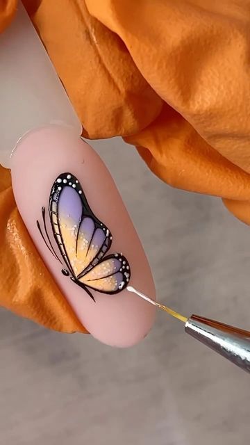 Drawing On Nails Ideas, Butterfly Art On Nails, Brush Art On Nails, Baterflay Nailart, Butterfly Design Nail Art, Nail Butterfly Art, Brush Art Nails, Nail Art Butterfly Design, Butterfly On Nails