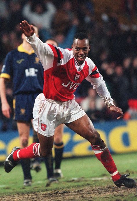 Ian Wright Arsenal, Retro Arsenal, Football Archives, Arsenal Fc Wallpapers, Ian Wright, Thierry Henry, Arsenal Players, Retro Football Shirts, Arsenal Football Club