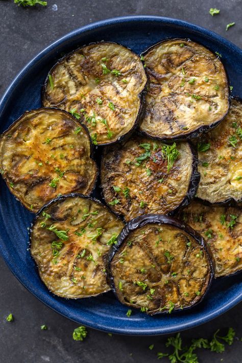 Sheet Pan Chicken And Potatoes, Easy Sheet Pan Chicken, Oven Roasted Eggplant, Roasted Eggplant Recipes, Cooking Eggplant, Eggplant Recipes Easy, Roasted Chicken And Potatoes, Eggplant Salad, Chicken And Potatoes