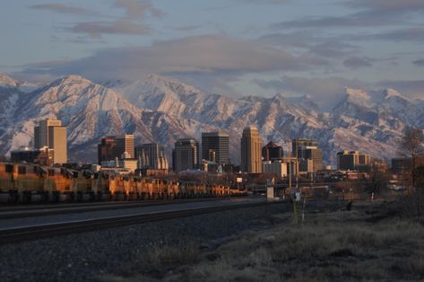 Salt Lake City Utah at dusk Salt Lake City Utah Photography, Salt Lake City Aesthetic, Salt Lake City Utah Aesthetic, Salt Lake City Skyline, 80s Mercedes, Utah Aesthetic, Utah City, Salt Lake City Photography, Utah Fall