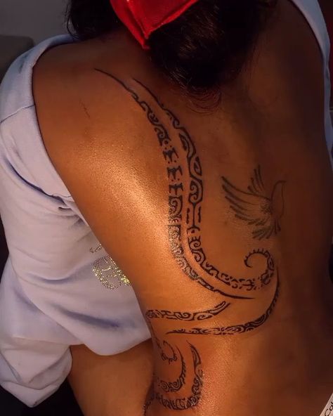 Pangasinan Tattoo, Samoan Spine Tattoo, Naval Tattoos For Women, Back Pieces For Women Tattoo, Taino Tattoos For Women, Maori Tattoo Designs Women, Samoan Tattoo Women, Thigh Band Tattoo Women, Tattoo Gift Ideas