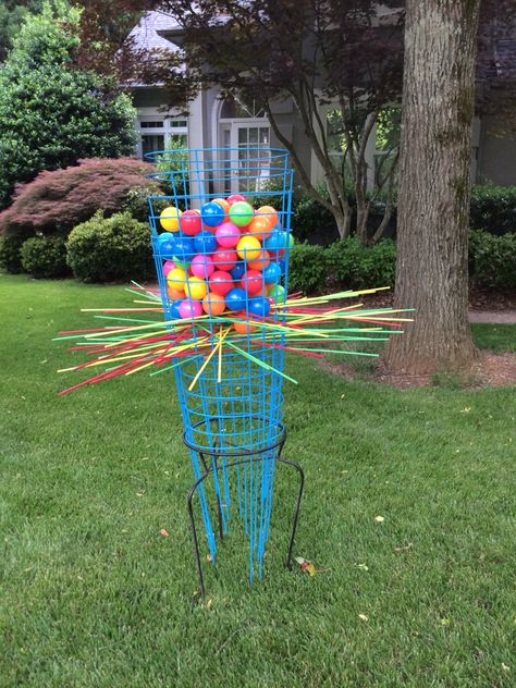 Giant Kerplunk game! Purchased 6 blue tomato cages at Home Depot and turned them upside down in a 20'' high plant stand, also purchased at Home Depot. I painted 3' bamboo skewers but you could also use bamboo tomato stakes. Ball pit balls are available at amazon or Toys R Us. Great youth group or carnival game. Giant Kerplunk, Kerplunk Game, Giant Yard Games, Field Day Games, Ninja Skills, Park Project, Active Learning, Tomato Cages, Fun Party Games