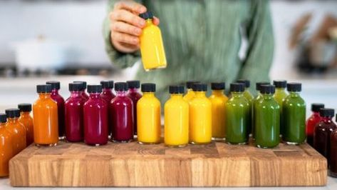 6 Anti-Inflammatory Immune-Boosting Wellness Shots | DIY Joy Projects and Crafts Ideas Kayla Chandler, Collagen Smoothie, Fruit Shoot, Turmeric Shots, Anti Inflammation Recipes, Pineapple Mint, Morning Juice, Healthy Wellness, Wellness Shots