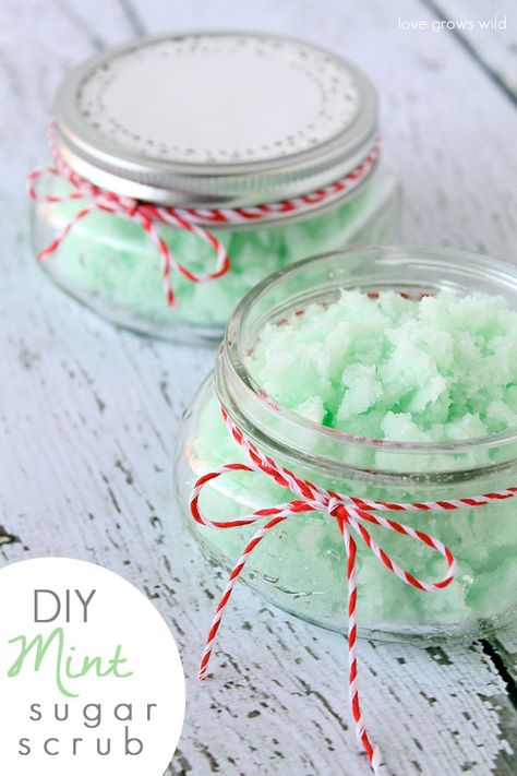 Joululahjat Diy, Christmas Gifts Diy Homemade, Diy Gifts For Christmas, Mint Sugar Scrub, Mint Sugar, Diy Sugar Scrub Recipe, Diy Para A Casa, Jul Diy, Peppermint Extract