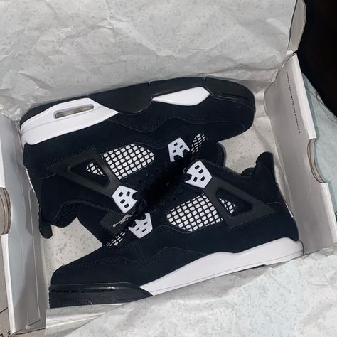 Brand New Only Put On Twice Need Gone Before Weekend Pink Oreo Jordan 4’s, Black And White Jordan 4’s, Girly Jordans, Jordan 4s Retro, Retro 4s, Cute Jordans, Cute Casual Shoes, Nike Shoes Women Fashion, Jordan 4’s