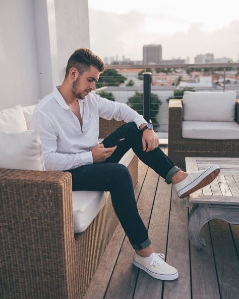 Rooftop chilling @thebetsyhotel! ✨ The past few nights have been incredible enjoying the beautiful sunsets of Miami. When the sun goes down… Rooftop Outfit Night, Bar Poses, Rooftop Outfit, Abercrombie Outfits, Mens Photoshoot, Poses Men, Mens Photoshoot Poses, Formal Outfits, Sun Goes Down