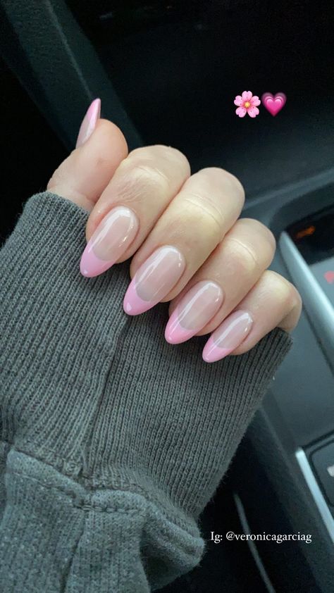 Pink French Tips, Almond Nails Pink, Pink French Manicure, Pink Tip Nails, Pink French Nails, Minimal Nails, Pink French, Almond Acrylic Nails, Nagel Inspo