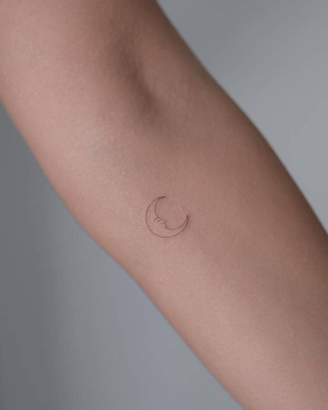 Half Moon Face Tattoo, Fine Line Moon And Stars Tattoo, Crescent Moon Tattoo With Face, Fine Line Crescent Moon Tattoo, Pretty Moon Tattoos, Moon Tattoo Face, Crescent Moon Face Tattoo, Moon Tattoo With Face, Mini Moon Tattoo