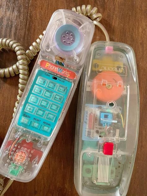 Clear Electronics, Claudia Kishi, Baby Sitters Club, Photographie Indie, Babysitters Club, 90's Vibes, Telephone Vintage, The Baby Sitters Club, Retro Gadgets