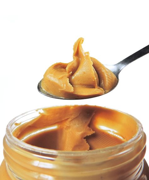 You've been storing peanut butter wrong all along National Peanut Butter Day, Gluten Free Peanut Butter Cookies, Peanut Butter Jar, Banana Bites, Butter Recipes, Peanut Butter Recipes, Healthy Foodie, Pizza Hut, Butter Recipe