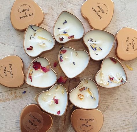 Present For Guests Wedding, Candles Gift Wedding, Hens Present Gift Ideas, Gift Ideas For Guests At Wedding, Wedding Guest Present Ideas, Wedding Guest Favours Ideas, Thanks Wedding Gifts, Guest Favours Wedding, Wedding Care Package For Guests