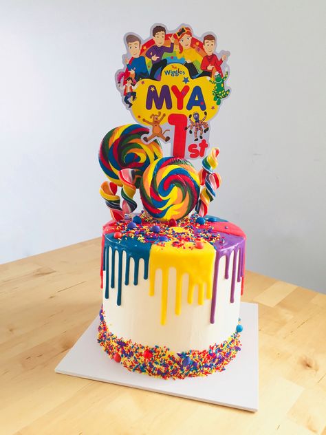 Wiggles Cake Ideas, The Wiggles Birthday Cake, Wiggles First Birthday, The Wiggles Cake, Wiggles Birthday Party, Sprinkle Drip Cake, Wiggles Cake, Comic Cake, Vintage Heart Cake