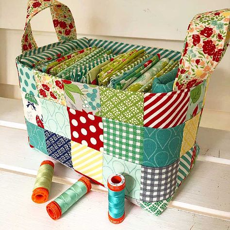 One Hour Basket Sews Up in a Snap - Quilting Digest Craft Room Organisation, Fabric Basket Tutorial, Quilting Digest, Fabric Bowl, Room Organisation, Fabric Storage Baskets, Sewing Storage, Small Sewing, Tote Bags Sewing