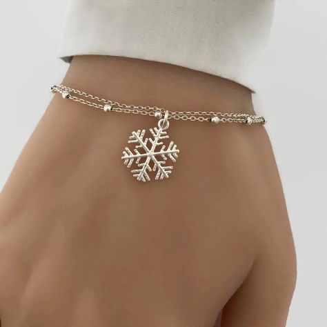 Sterling Silver Snowflake Bracelet Adjustable Snowflake | Etsy Schnee Party, Winter Jewellery, Winter Bracelet, Snowflake Bracelet, Snowflake Jewelry, Bling Ring, Moon Bracelet, Winter Jewelry, Metal Clay Jewelry