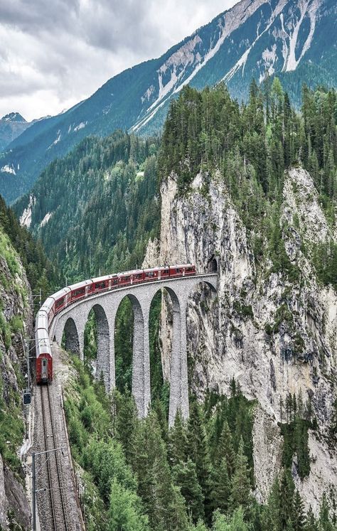 Glacier Express, Peisaj Urban, World Most Beautiful Place, Voyage Europe, Places In The World, A Bridge, Beautiful Places In The World, Alam Yang Indah, Alam Semula Jadi