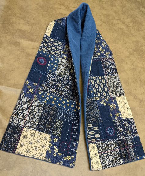 Quilted Scarf Pattern, Fun Embroidery Ideas Clothes, Boro Stitching Tutorials, Sashiko Scarf, Boro Scarf, Quilted Scarf, Sewing Scarves, Boro Sashiko, Boro Stitching