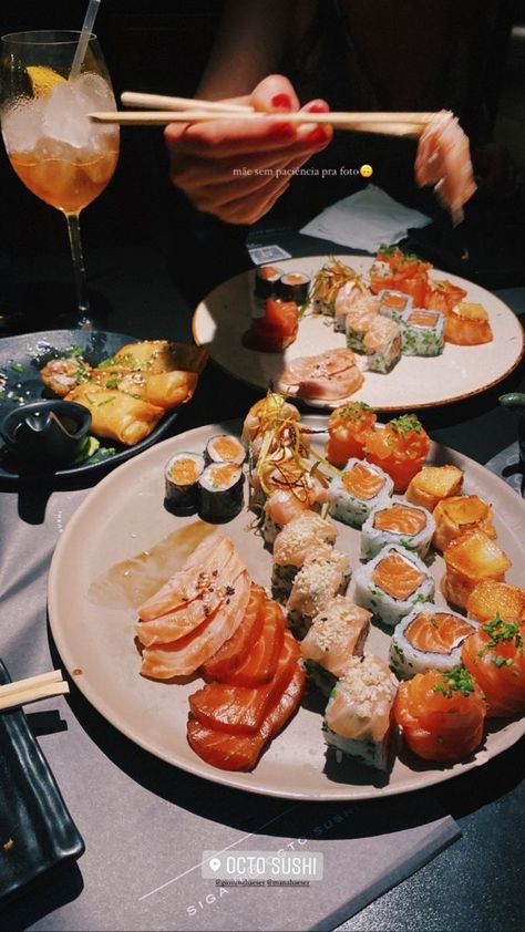 Sushi Aesthetic Instagram Story, Sushi Fake Story, Jj Mccarthy, Sushi Night, Night Snacks, Think Food, Instagram Blog, Instagram Food, Story Inspiration