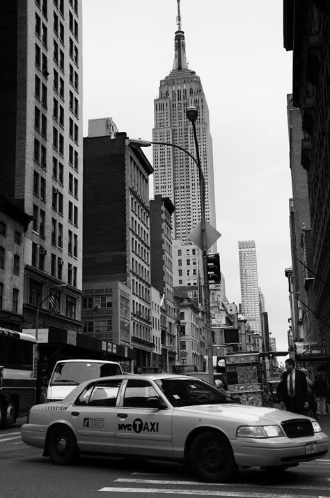 Black And White New York, Detroit Usa, Stile Blair Waldorf, Voyage New York, Black And White Photo Wall, New York Black And White, Black And White City, New York Poster, Black And White Picture Wall