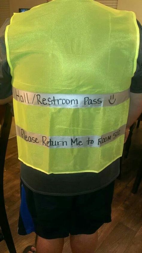 Too funny!  No losing this pass! Middle School Hall Pass Ideas, School Bathroom Pass Ideas, Funny Hall Pass Ideas, Bathroom Pass Ideas, Restroom Pass, Hs Classroom, School Restroom, High School Funny, Bathroom Pass