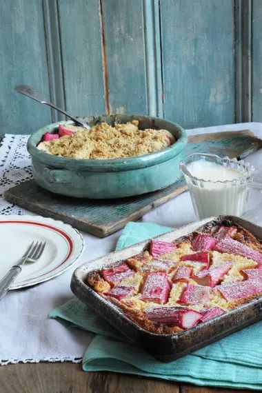 Rhubarb Clafoutis, Rhubarb And Apple Crumble, Gooseberry Recipes, Rhubarb Cobbler, Clafoutis Recipes, Rhubarb Crumble, Rhubarb Recipes, Apple Crumble, Healthy Foodie