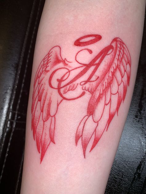 Tattoo Ideas For Past Loved Ones, Angel Wing Hand Tattoo, Girl Hand Tattoos Ideas, Tattoos For Baddies, Letter A Tattoo Designs, Red Lettering Tattoo, Chicano Tattoos For Women, Chicana Tattoos For Women, Hispanic Tattoos For Women