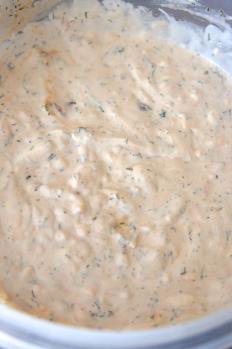 Mexican Sour Cream Dip - 16 oz sour cream, 1 tsp dried dill, 2 tsp dried parsley, 1/2 tsp garlic powder, 1/2 tsp onion powder, 1/2 cup red salsa, 1/2 cup shredded Mexican cheese Fiesta Dip Recipe Sour Cream, Sour Cream Dip Recipes, Mexican Sour Cream, Fresh Salsa Recipe, Dried Dill, Sour Cream Dip, Cream Dip, Red Salsa, Dried Parsley