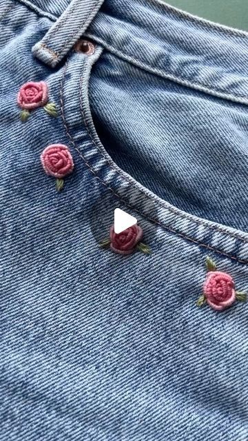 Embroidered Flowers On Jeans, Jeans Embroidery, Instagram Roses, Learning To Embroider, Denim Embroidery, Needle Crafts, Sewing Embroidery, Sewing Embroidery Designs, Upcycled Fashion