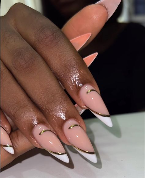 White Vacation Nails Acrylic, Long Almond Nails Designs Summer 2024, Gold And White Almond Nails, Almond Shaped Nails Black Women, Unique Simple Nails, Minimalistic Nail Ideas, White And Gold Almond Nails, Almond Nails Black Women, Gel Nails Shape