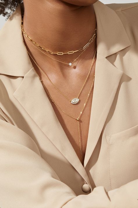 How to Layer Necklaces | Jewelry Trends How To Layer Necklaces, Jewelry Designs Ideas, Necklace Stacks, Trending Necklace, Claddagh Necklace, Layer Necklaces, Triple Layer Necklace, Initial Disc Necklace, Layered Choker Necklace