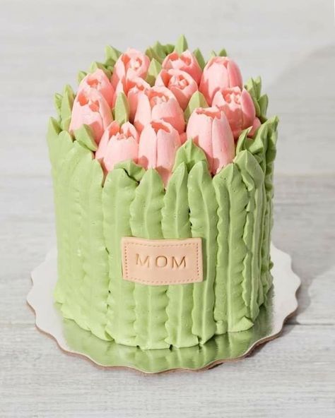 Cake For Mothers Day, Easter Cake Designs, Easter Themed Cakes, Cake Mothers Day, Tulip Cake, Mothers Day Cupcakes, Mini Torte, Buttercream Cake Decorating, Simple Cake Designs