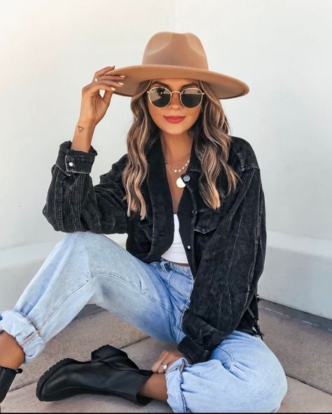 Black Coudroy Jacket Outfit, Style A Hat Casual, Shocker Outfit Women, Ranch Attire Women, Phoenix Arizona Fashion Style, Green Wide Brim Hat Outfit, Fall Casual Western Outfits, Cute Outfits For The Rain, Anthropologie Outfits 2023