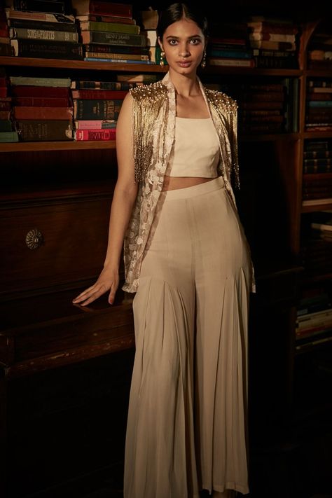 Sanya Gulati Plazzo With Crop Top Fashion, Net Jacket, Goa Outfits, Tassel Jacket, Embroidered Crop Tops, Palazzo Set, Party Wear Indian Dresses, Indian Wedding Outfits, Pakistani Dress Design