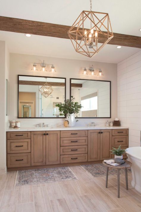 Built In Tub, Makeover Kamar Mandi, Farmhouse Bathroom Decor Ideas, Baths Interior, Farmhouse Master, Master Bath Remodel, Modern Farmhouse Bathroom, Farmhouse Bathroom Decor, Bathroom Renos