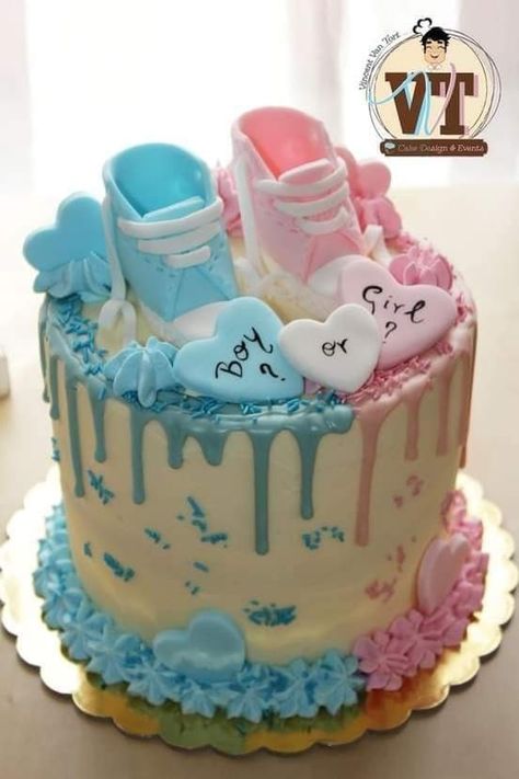 Boy Or Girl Cake Ideas, Torte Baby Shower Boy Or Girl, Baby Shower Cake Designs Simple, Baby Announcement Cake, Boy Or Girl Cake, Twin Baby Shower Cake, Cake Frosting Designs, Baby Reveal Cakes, Baby Shower Cake Designs