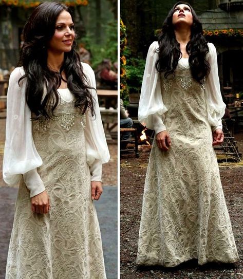 Snow White Wedding Dress, Queen Costume, Emma Swan, Used Wedding Dresses, Movie Costumes, Evil Queen, White Wedding Dresses, Fantasy Fashion, Character Outfits