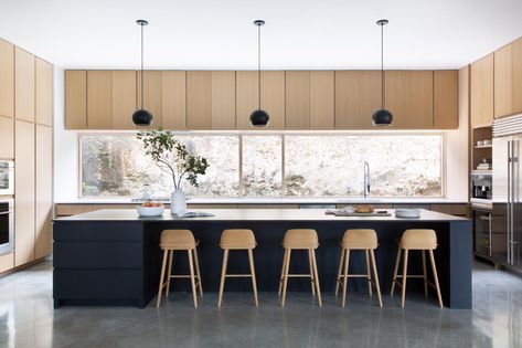 Black And Wood Kitchen, Japandi Style Kitchen, Kitchen Japandi, Japandi Kitchen Design, Island Architecture, Oversized Island, Japandi Design, Modern Kitchen Island, Japandi Interior