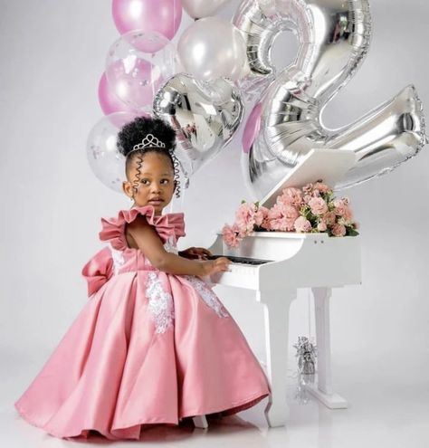 Photoshoot For 2nd Birthday, Toddler Girl Photoshooting Ideas Black, Toddler Princess Photo Shoot, 4 Year Photoshoot Ideas, Two Year Old Birthday Photo Shoot, Toddler Photoshoot Ideas Indoor, Birthday Photoshoot Ideas For Kids, 2 Year Birthday Photoshoot, Princess Photoshoot Ideas