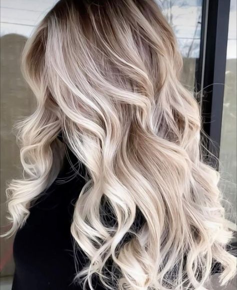 Realistic Blonde Hair, Dark Brown Hair With Blonde Highlights Balayage Medium Lengths, Blonde For Dark Roots, Baylage Hair With Money Pieces, All Over Blonde Hair Color Vs Highlights, 2025 Haircut, Blonde Shadow Root With Money Piece, Root Melt Blonde, Lived In Bright Blonde