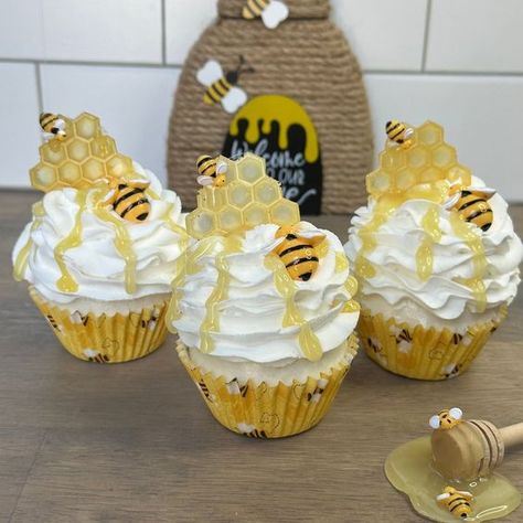 Unlocking Cookie Decorating Secrets: Create with Flavor Bumble Bee Cupcakes, Bee Tiered Tray Decor, Honey Cupcakes, Bee Tiered Tray, Bee Cupcakes, Honey Bee Baby Shower, Baby Shower Sweets, Bee Cakes, 귀여운 음식 그림