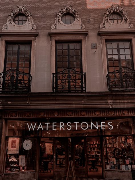 Better Cr Aesthetic, Better Cr Dr Aesthetic, Streamer Dr Aesthetic, Waterstones Aesthetic, Waterstones London, Ashley Core, Tracy Jones, Study Wallpaper, Scotland Aesthetic