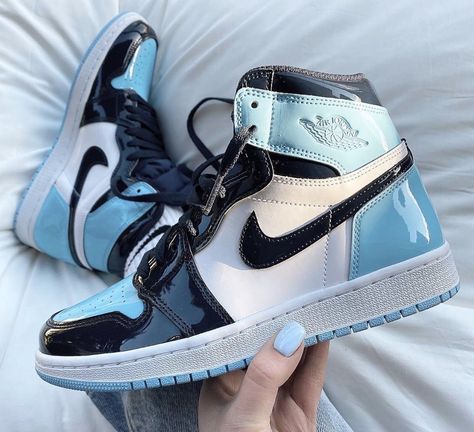 Sneaker Pics on Twitter: "Blue Chill 1's Shop here: https://t.co/o4rZgl73m1… " Jordan 1 Retro High Unc Patent, Sepatu Platform, Skor Sneakers Nike, Παπούτσια Nike Free, Zapatillas Nike Jordan, Обувь Air Jordan, Buty Marki Nike, Boty Nike, Skor Sneakers