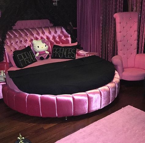 http://lilmissmtlhead.tumblr.com/image/133455391882 2000s Room, Y2k Bedroom, Hello Kitty Bed, Hello Kitty Bedroom, Pink Furniture, Girly Room, Shabby Chic Bedrooms, Cute Bedroom Decor, Cute Room Ideas