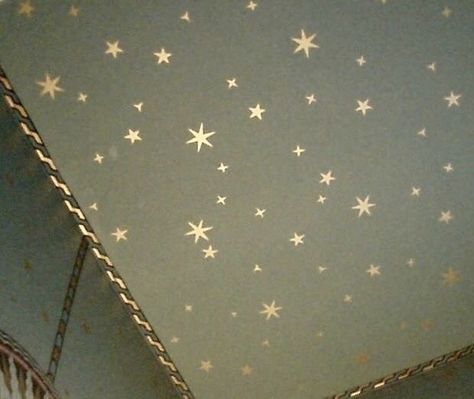 Glow Up Stars On Ceiling, Stars On Ceiling Aesthetic, Gold Star Ceiling, Glowing Stars On Ceiling, Stars Ceiling Bedroom, Glow Stars On Ceiling, Stars On Ceiling Bedrooms, Glow In The Dark Stars On Ceiling, Stars On Ceiling