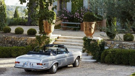 Hamptons Summer, Super Rich Kids, Old Car, Future Lifestyle, Green Juice, Old Money Aesthetic, Facade Design, New Energy, Facade House