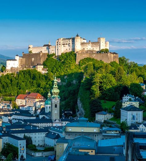 Innsbruck, Salzburg, Austria, In The Heights, Beautiful Pictures, Cool Photos, House Styles, Travel