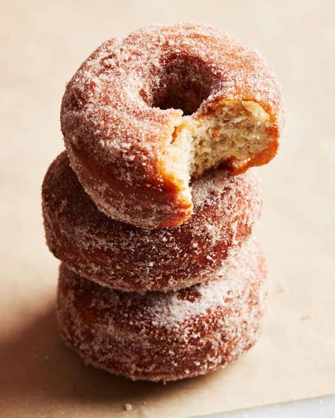 Apple Cider Doughnut Recipe, Recipe Using Applesauce, Baking With Applesauce, Best Apple Cider, Homemade Apple Cider, Apple Sauce Recipes, Apple Sauce, Apple Cider Donuts, Doughnut Recipe