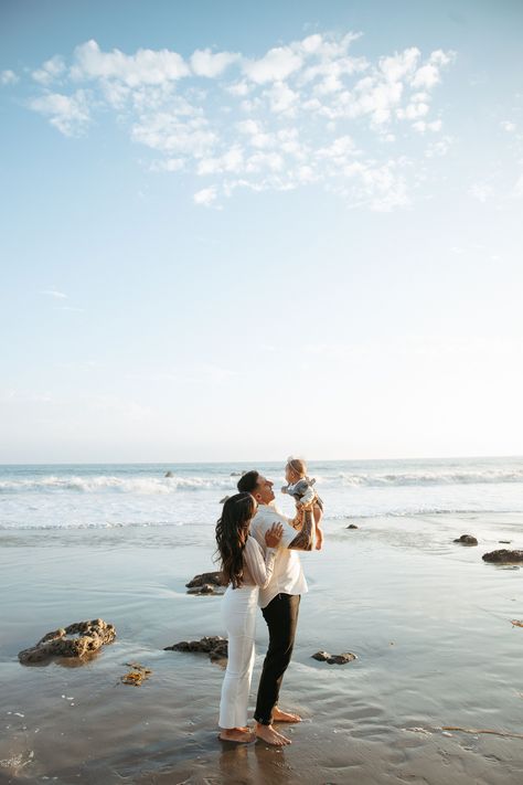 Winter Beach Photoshoot Family Christmas Cards, Family 3 Beach Photos, Mother’s Day Beach Pictures, Family Photo Shoot Beach Baby, Boho Family Beach Pictures, Family Beach Session Poses, Family Beach Pictures With Newborn, Family Of Three Beach Pictures, Sea Family Photo Ideas